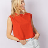 Sleeveless cropped T-shirt in Washed Red