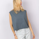 Sleeveless cropped T-shirt in Washed Grey