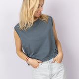 Sleeveless cropped T-shirt in Washed Grey