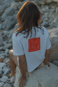 LOVE T-shirt in Heather Grey