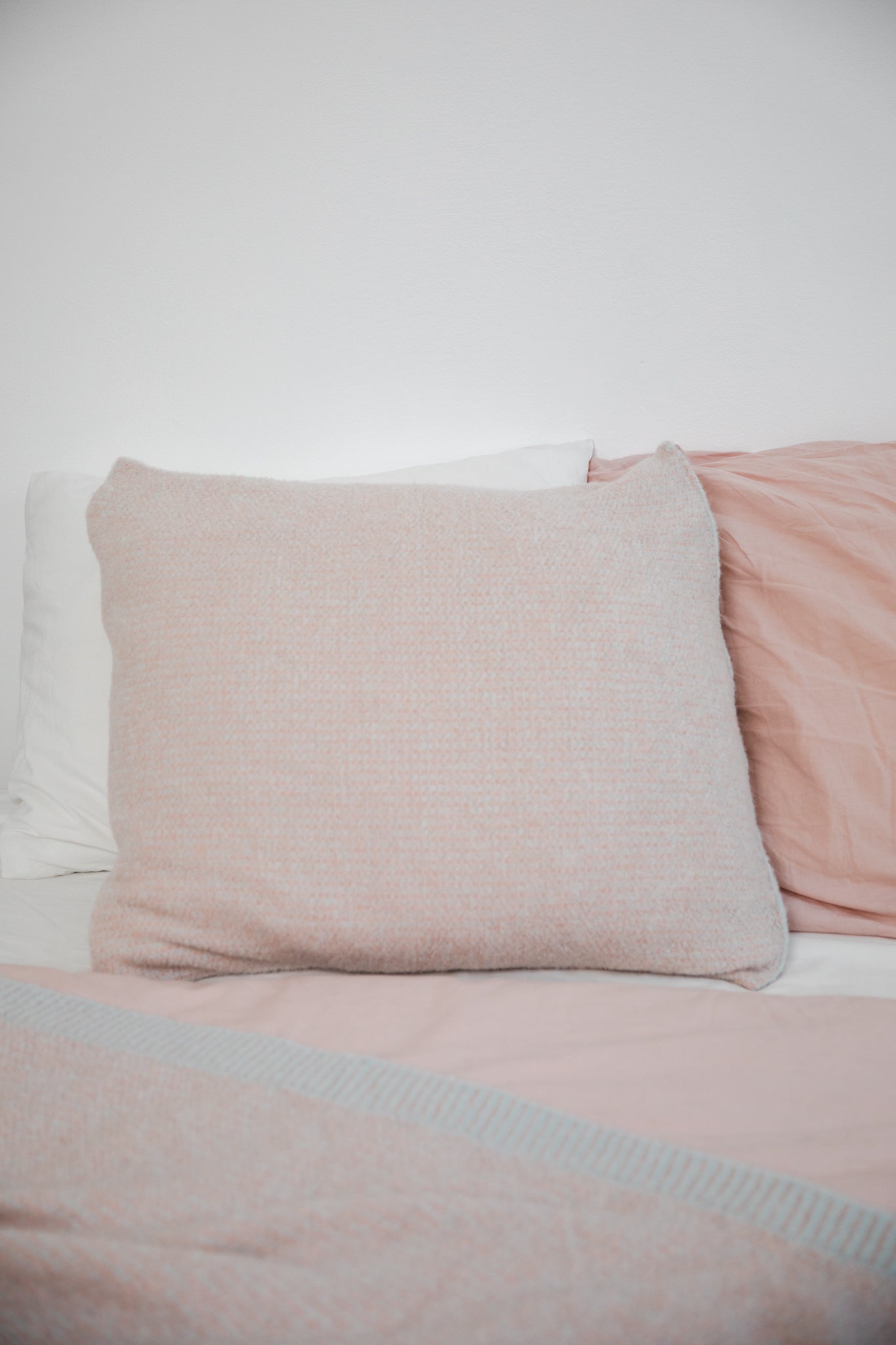 #color_sky-blue-bellini-pink