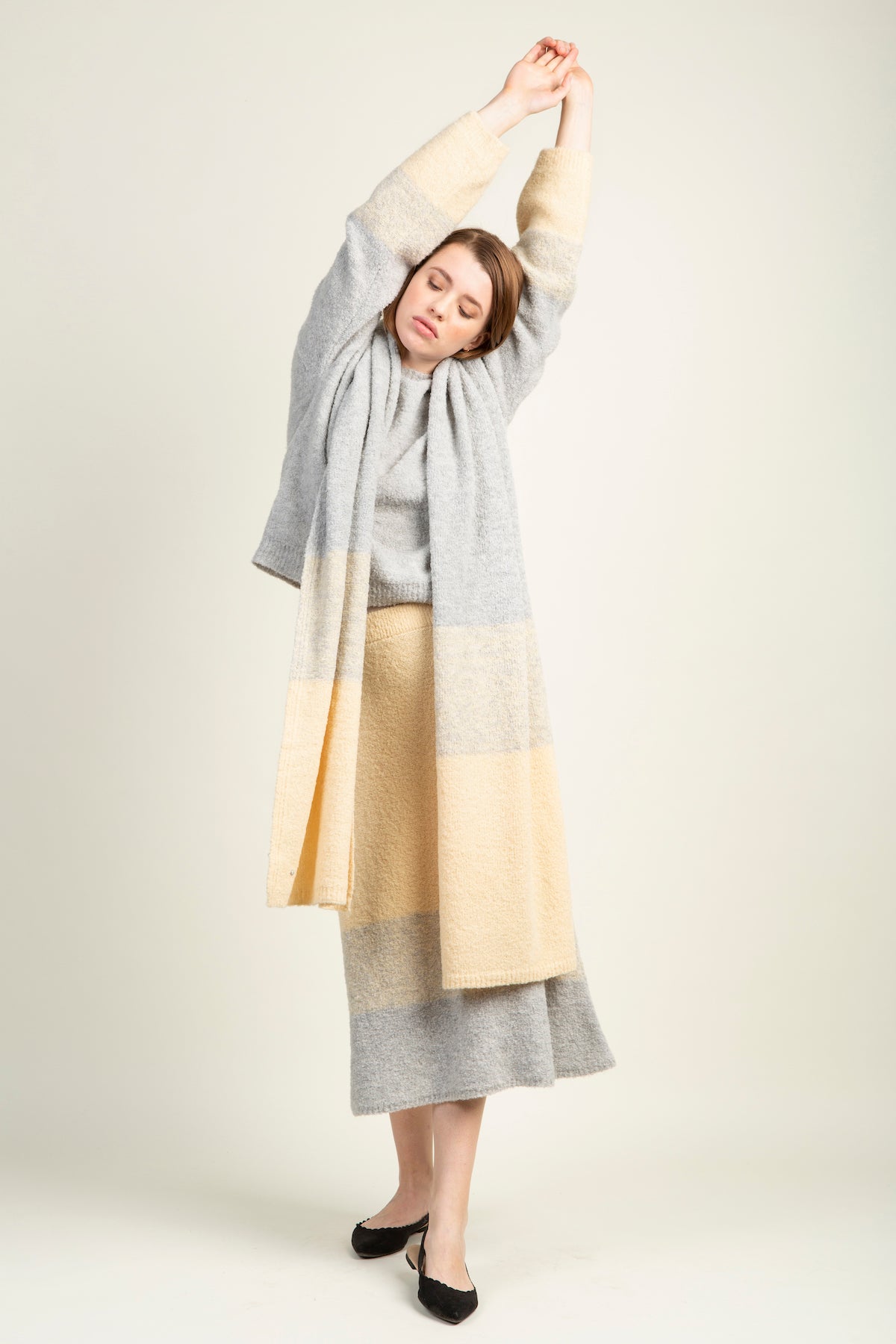 #color_light-grey-soft-lemon