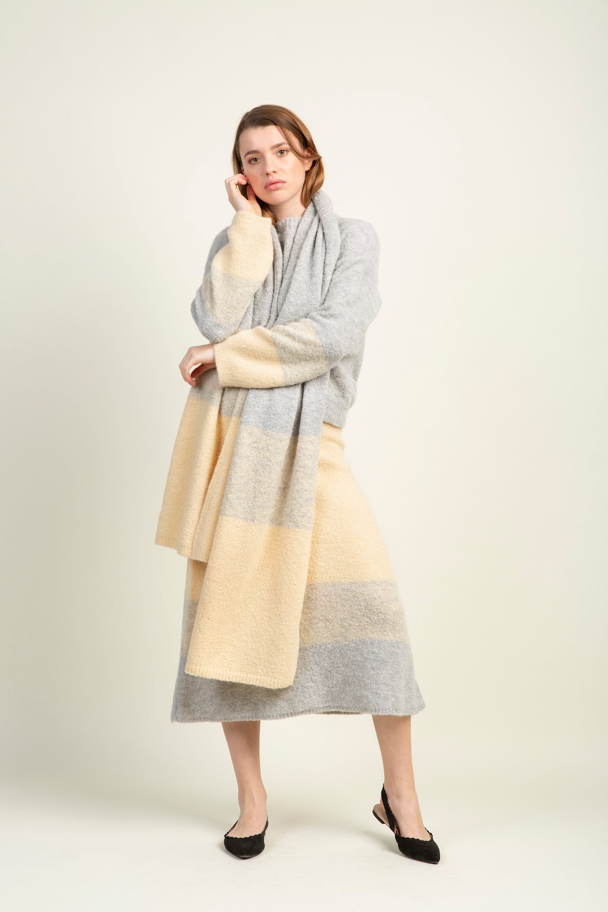 #color_light-grey-soft-lemon