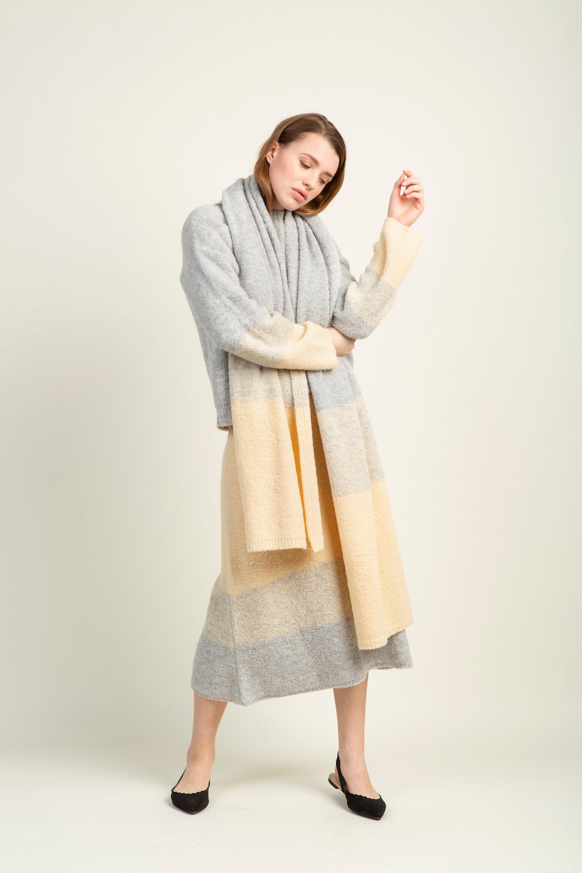 #color_light-grey-soft-lemon