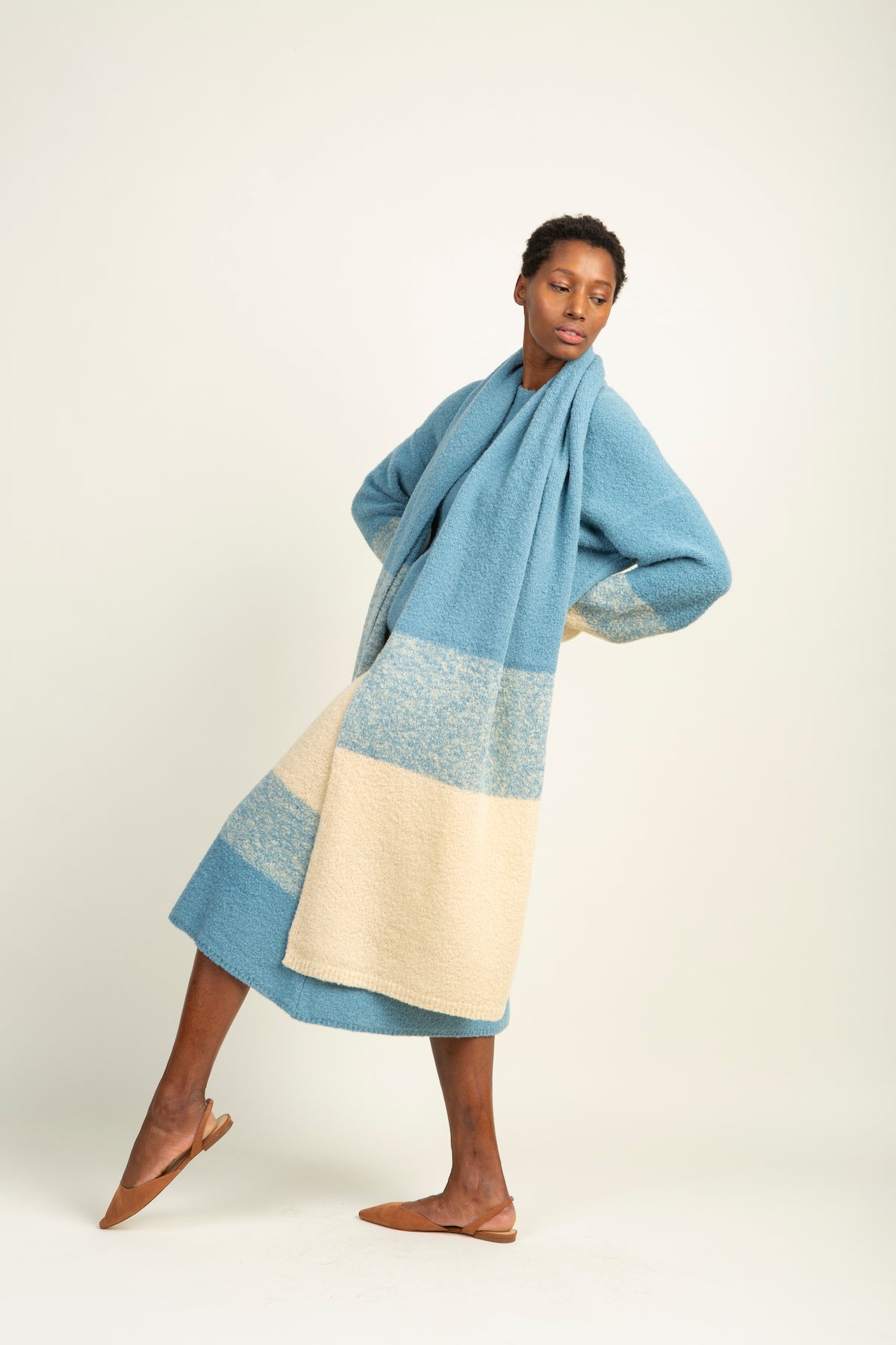 #color_stone-blue-soft-lemon